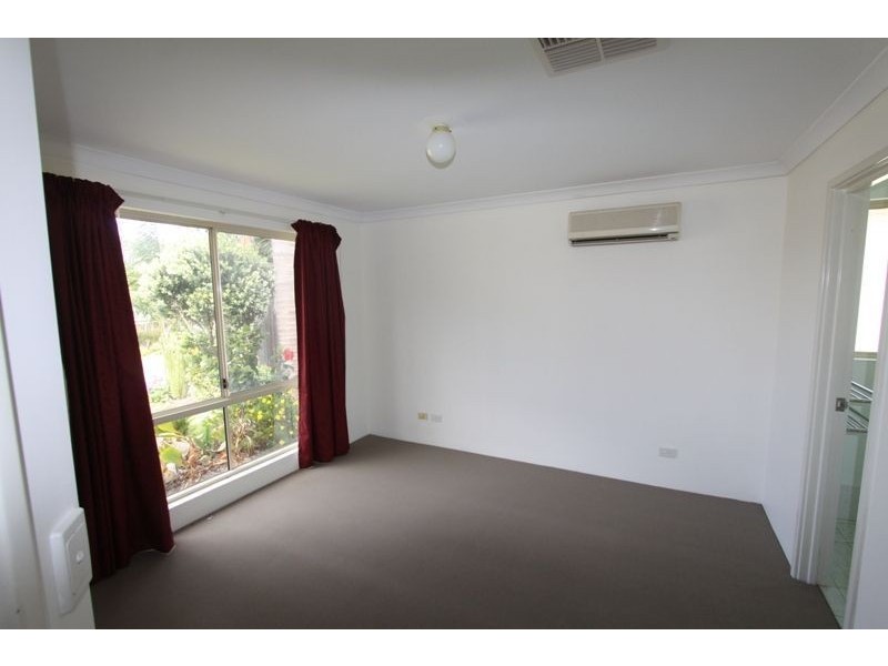 27a Muntries Place, Halls Head WA 6210