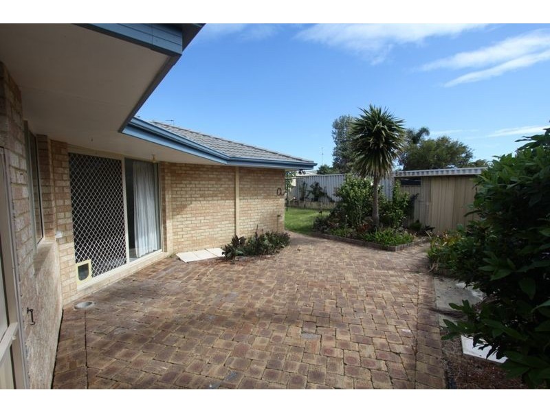 27a Muntries Place, Halls Head WA 6210