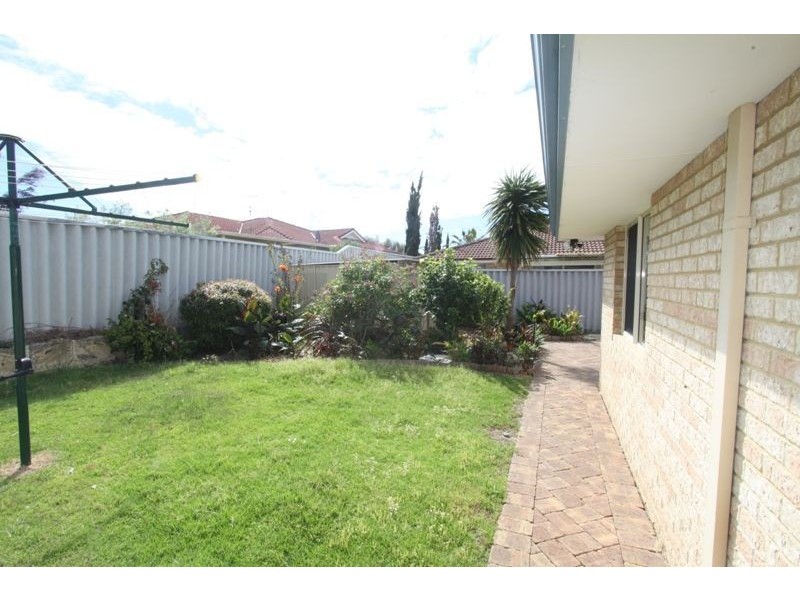 27a Muntries Place, Halls Head WA 6210