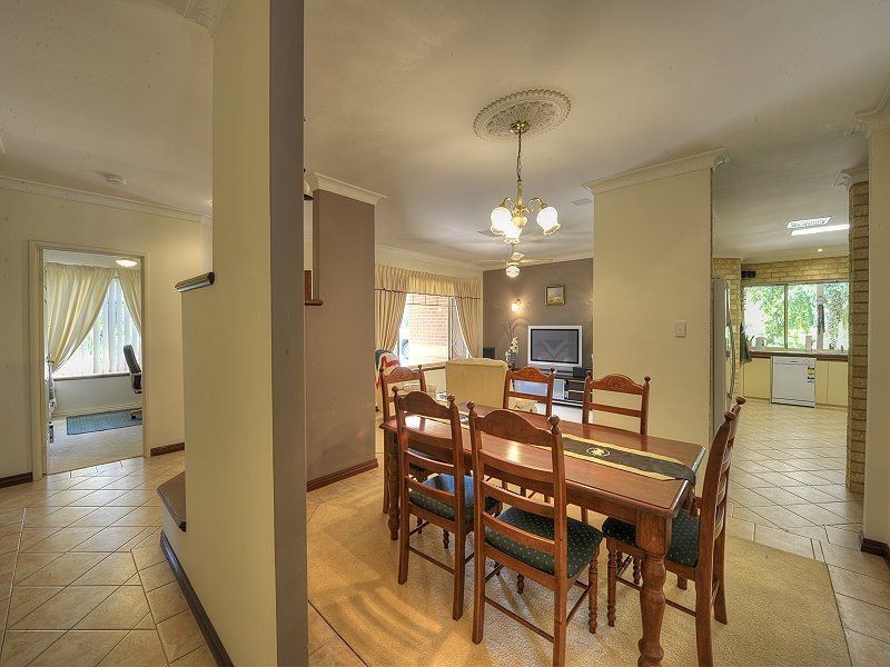 6 Kingscote Place, Greenfields WA 6210