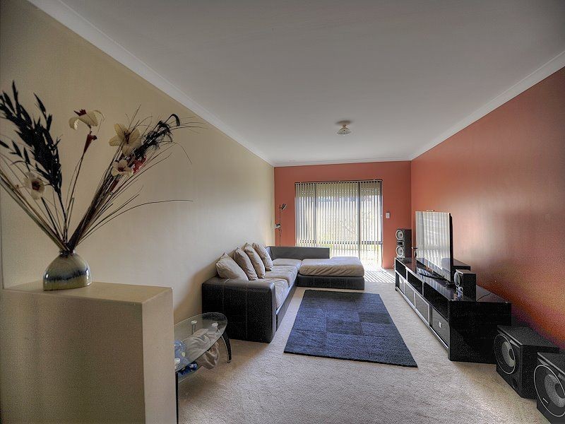 10 Bookleaf Loop, Halls Head WA 6210