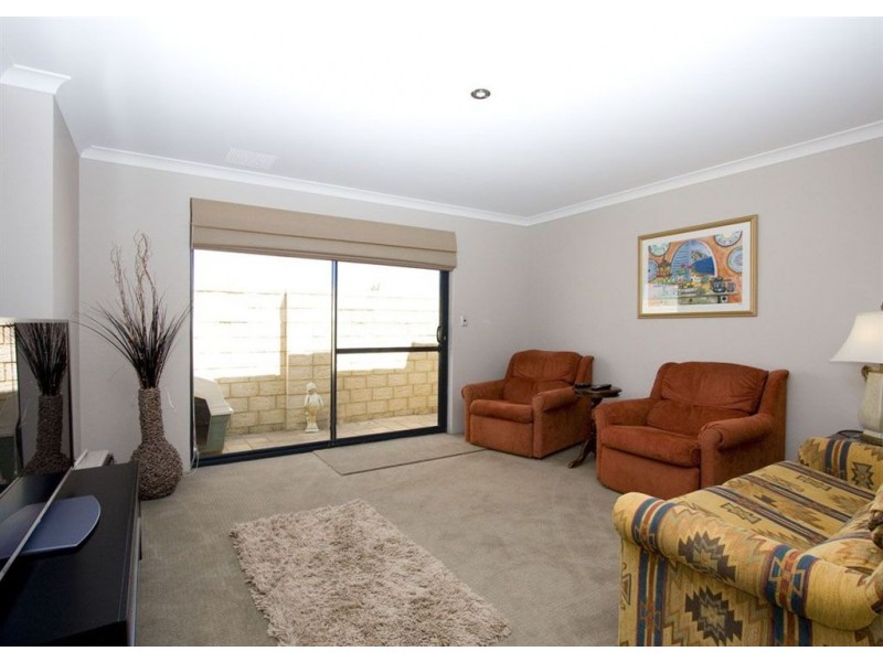 24 Gael Place, Dudley Park WA 6210