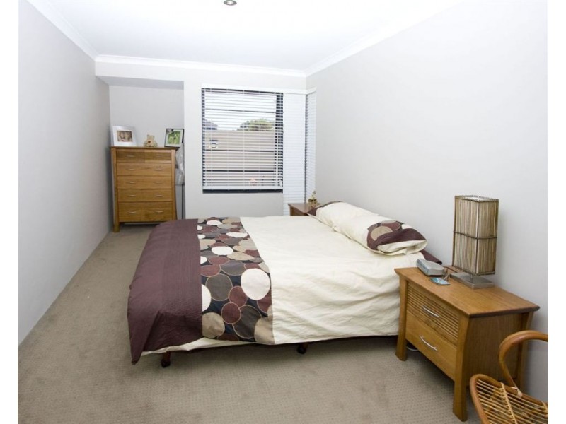 24 Gael Place, Dudley Park WA 6210