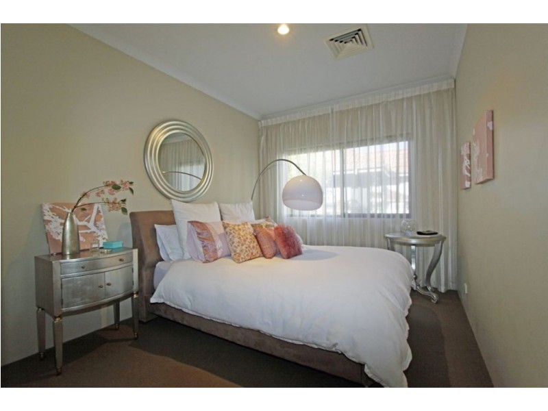 18 Amity Cove, Halls Head WA 6210
