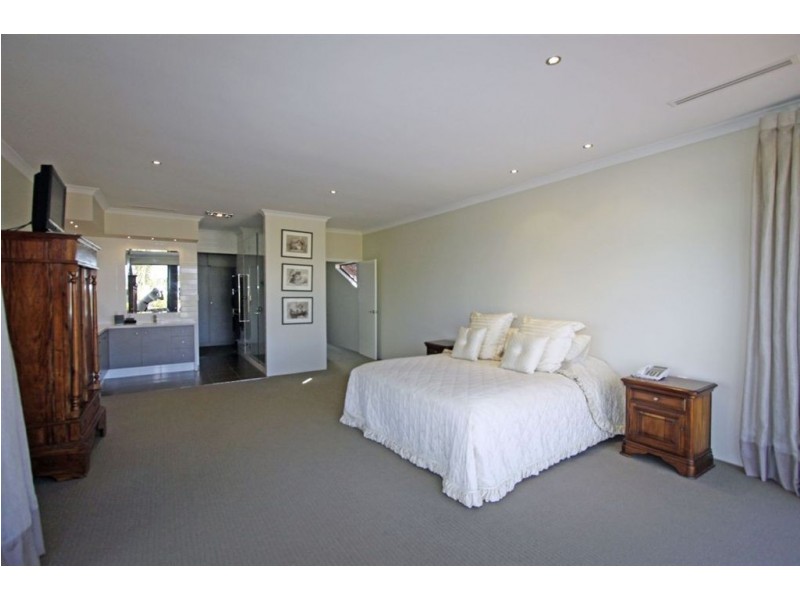 18 Amity Cove, Halls Head WA 6210
