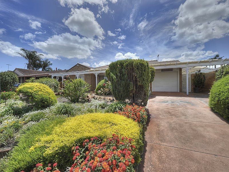 32 Peelwood Parade, Halls Head WA 6210