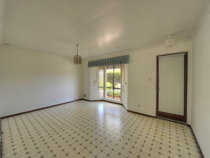 32 Peelwood Parade, Halls Head WA 6210