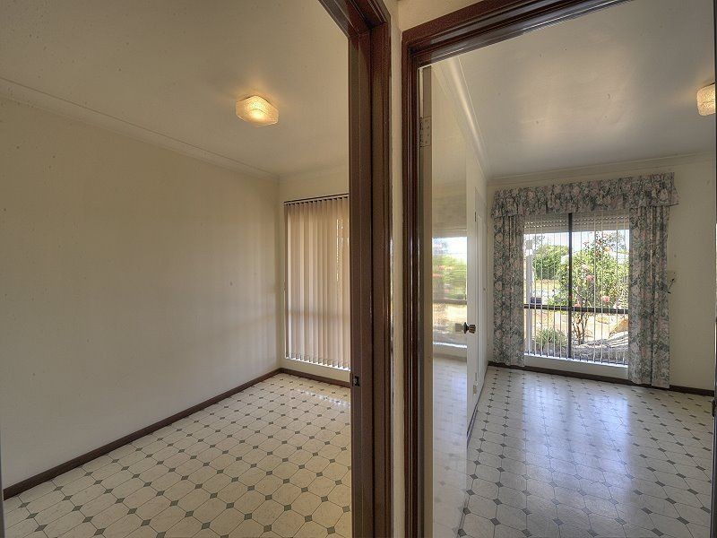 32 Peelwood Parade, Halls Head WA 6210