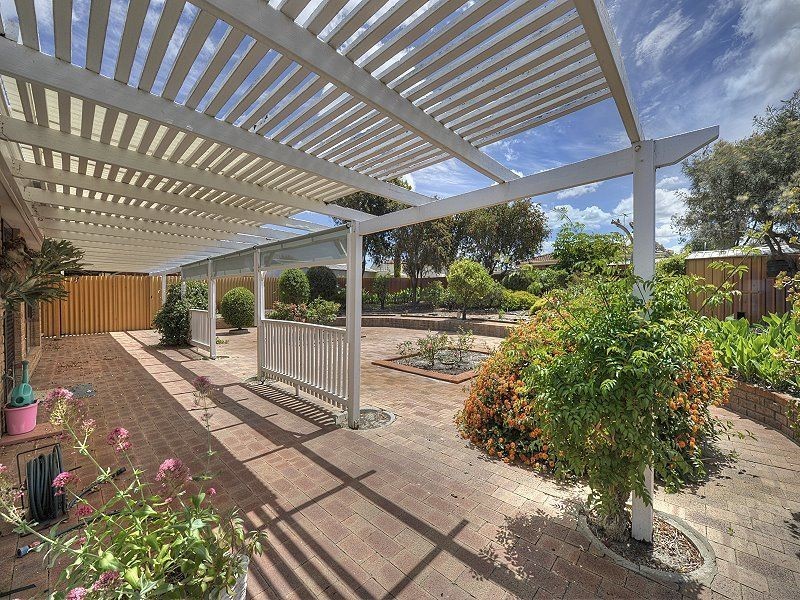 32 Peelwood Parade, Halls Head WA 6210