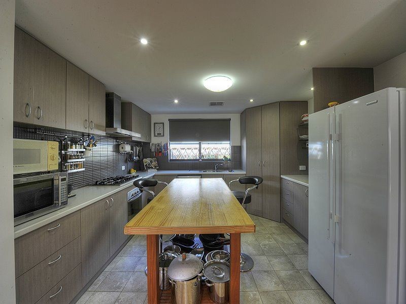 32 Anhinga Trail, Dudley Park WA 6210