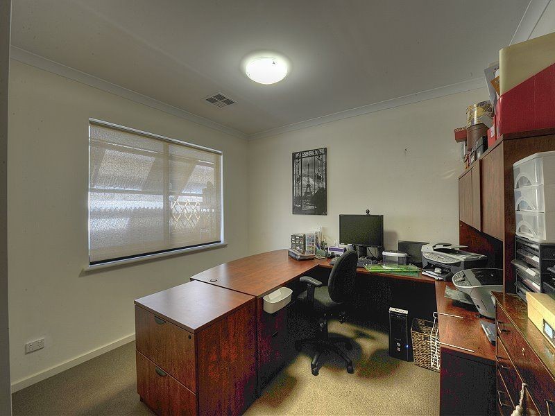 32 Anhinga Trail, Dudley Park WA 6210