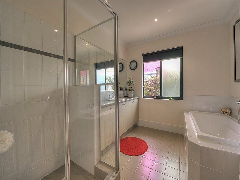 32 Anhinga Trail, Dudley Park WA 6210