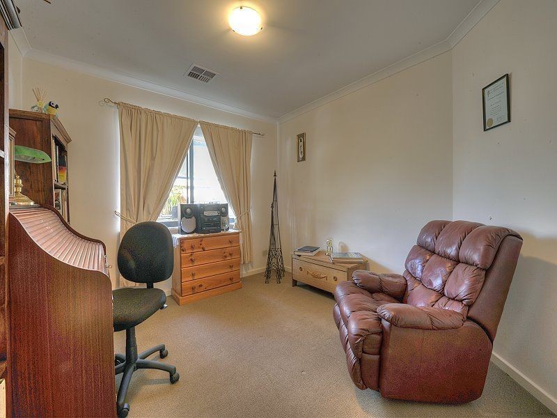 32 Anhinga Trail, Dudley Park WA 6210