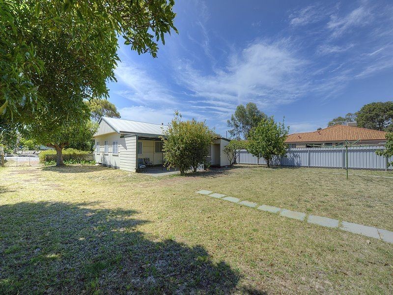 25 Merrivale Street, Wannanup WA 6210