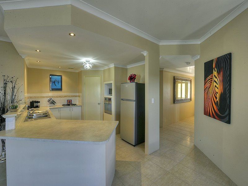 37 Bibbulmun Meander, Ravenswood WA 6208