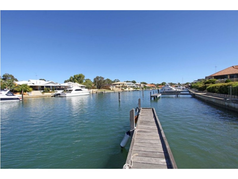 50 Cambria Island Retreat, Halls Head WA 6210