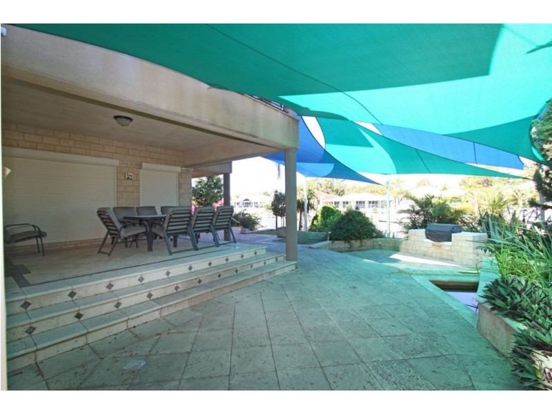 50 Cambria Island Retreat, Halls Head WA 6210