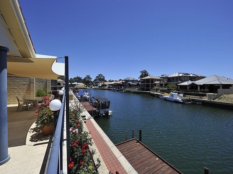 1 Ragamuffin Point, Halls Head WA 6210