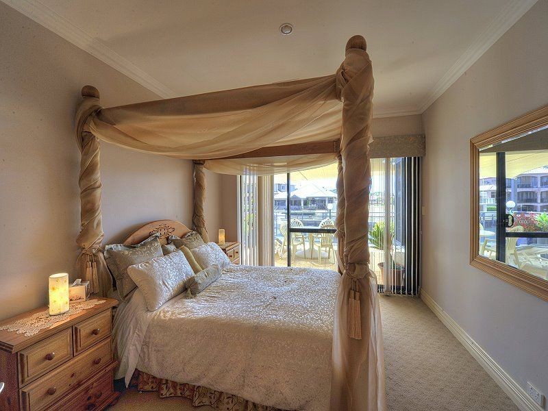 1 Ragamuffin Point, Halls Head WA 6210