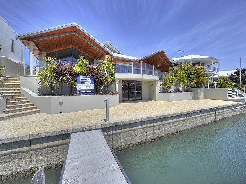 16 Cambria Island Retreat, Halls Head WA 6210