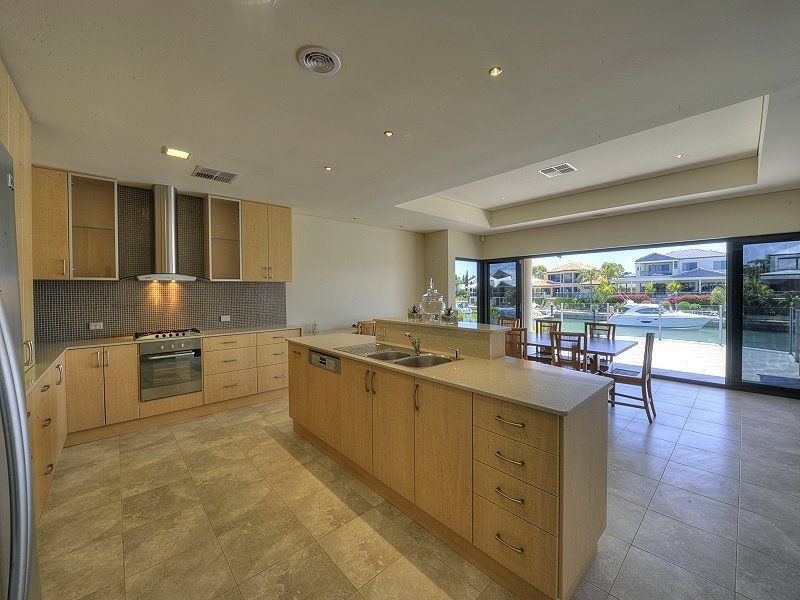 16 Cambria Island Retreat, Halls Head WA 6210