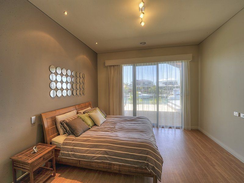 16 Cambria Island Retreat, Halls Head WA 6210