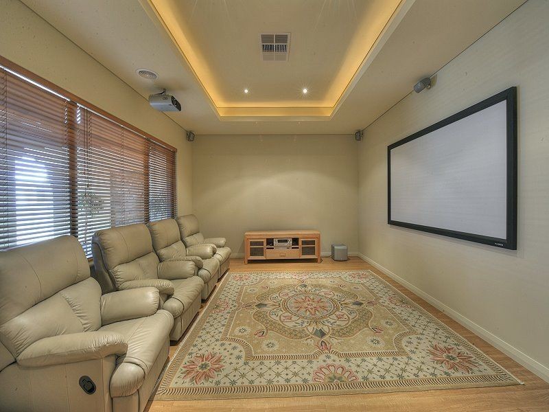 16 Cambria Island Retreat, Halls Head WA 6210