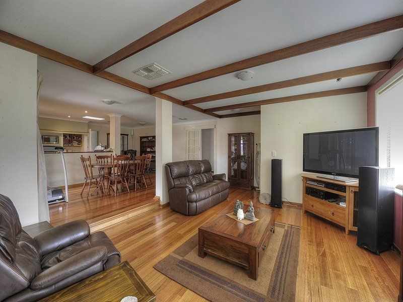 26 Hanson Way, Dudley Park WA 6210