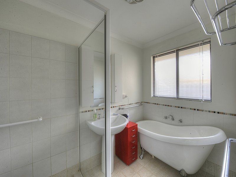 26 Hanson Way, Dudley Park WA 6210