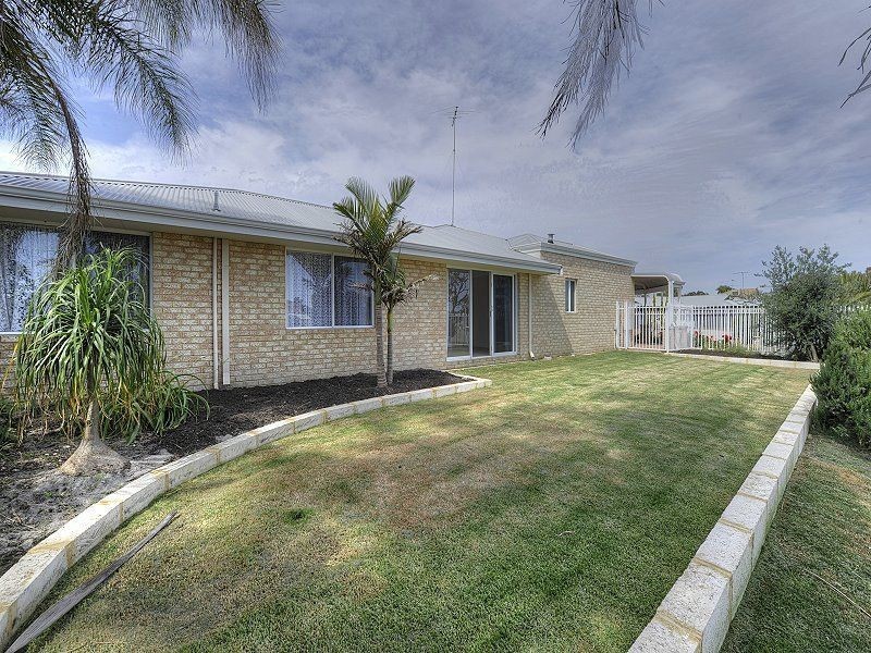 17 Allamanda Way, Halls Head WA 6210