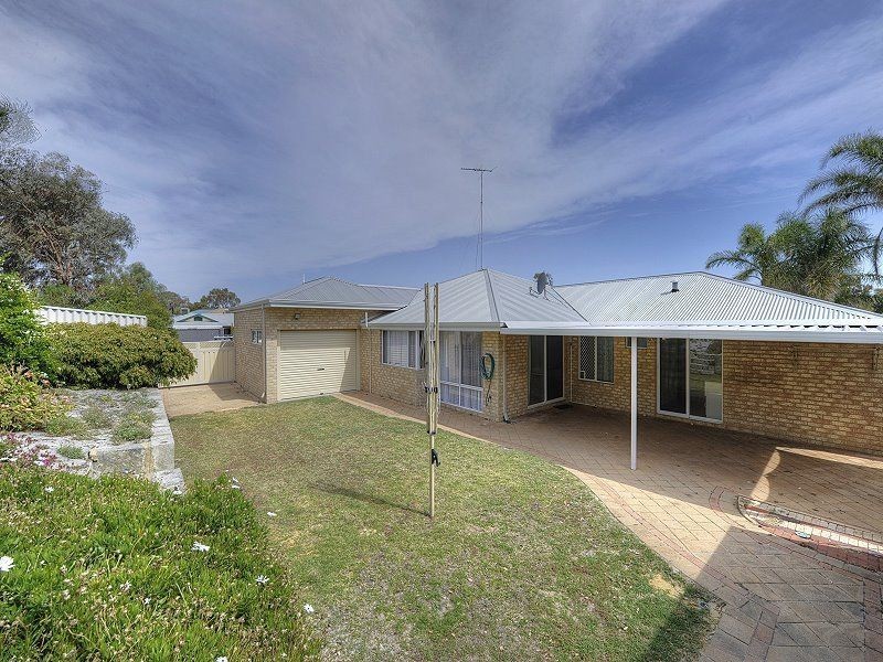 17 Allamanda Way, Halls Head WA 6210