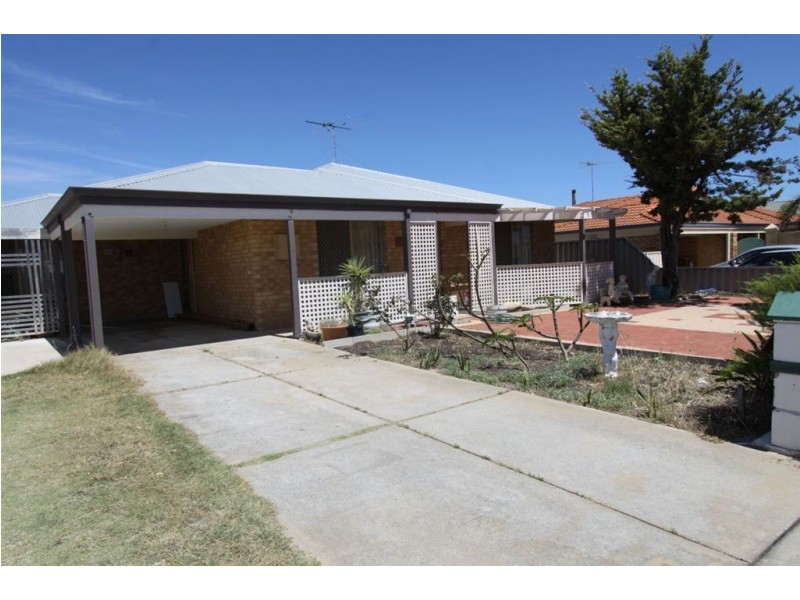 105 Peelwood Parade, Halls Head WA 6210
