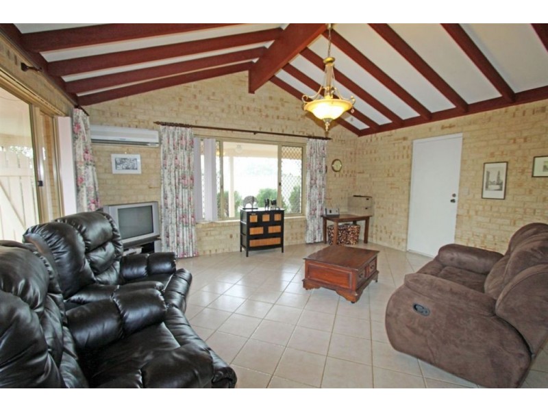 A/9 Sage Court, Halls Head WA 6210