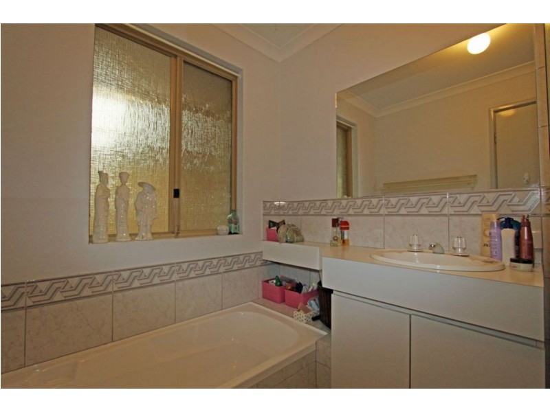 A/9 Sage Court, Halls Head WA 6210