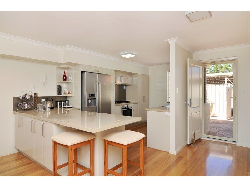 8/5 Weatherley Place, Mandurah WA 6210