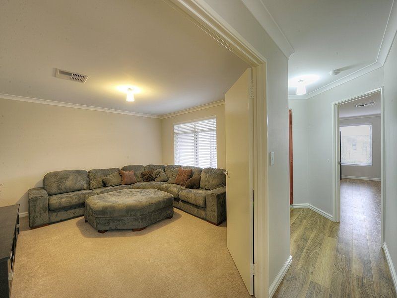 136 Countess Circuit, South Yunderup WA 6208