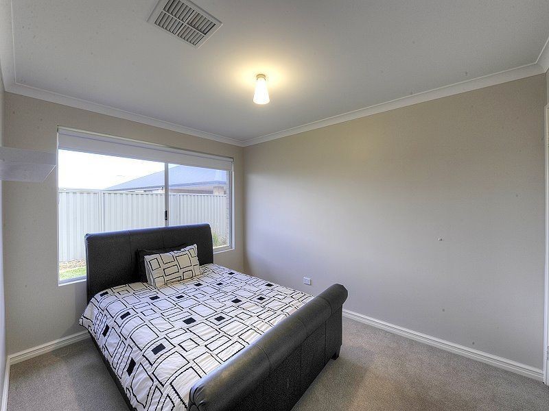 136 Countess Circuit, South Yunderup WA 6208