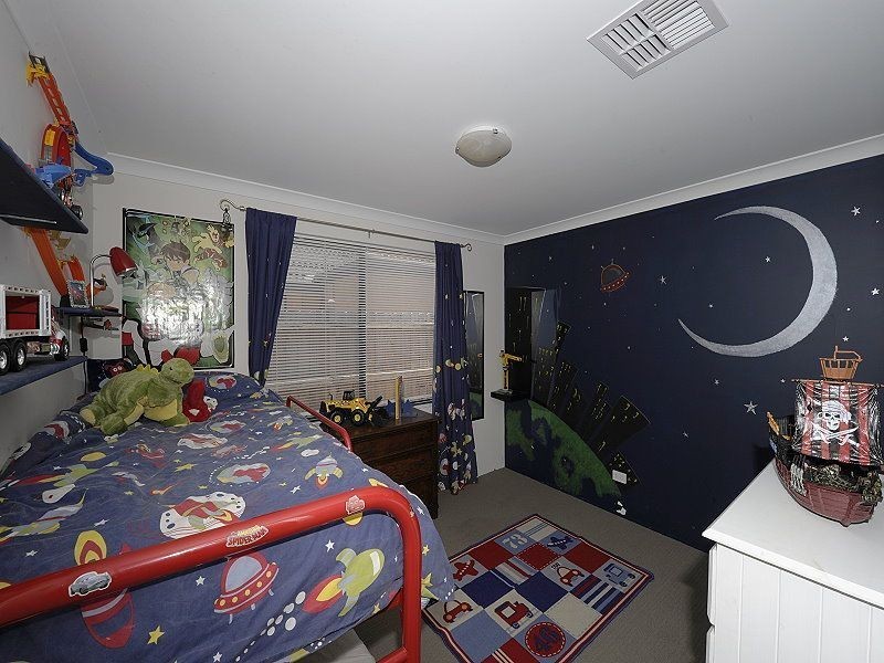 111 Hudson Drive, Dudley Park WA 6210