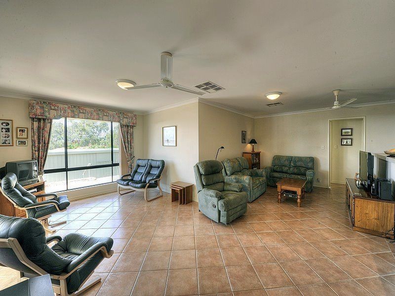 10 Parkridge Drive, Bouvard WA 6211