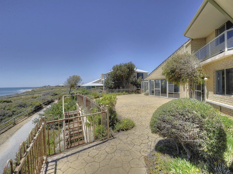 13 Caravel Way, Halls Head WA 6210
