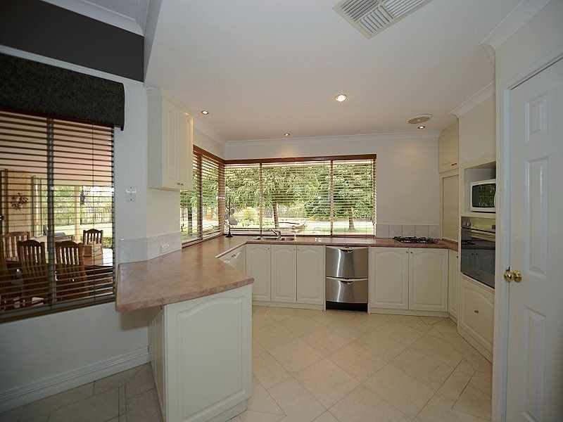 15 Green Grove Loop, Pinjarra WA 6208