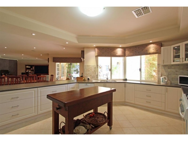 8 Pleasant Grove Circle, Falcon WA 6210