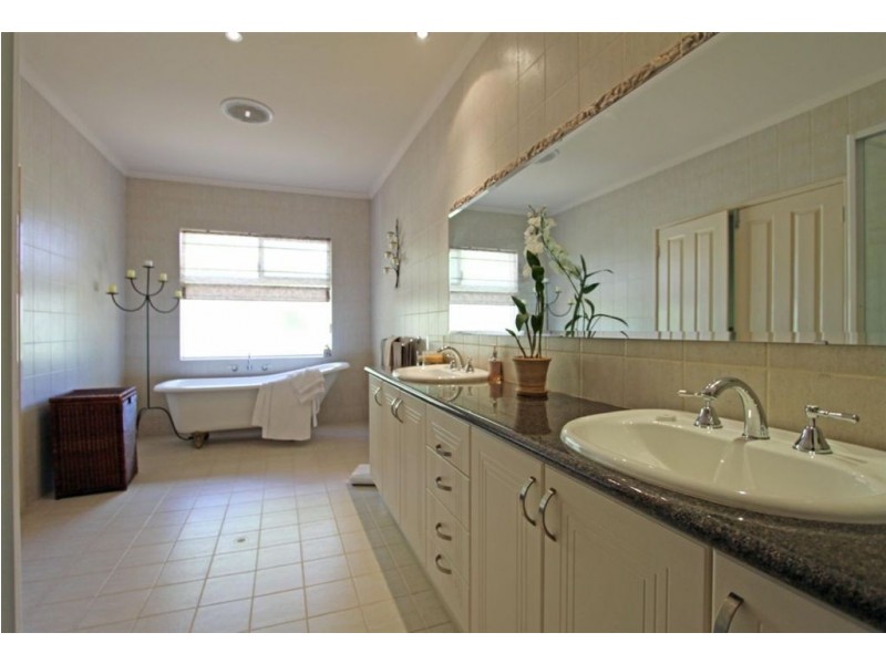 8 Pleasant Grove Circle, Falcon WA 6210