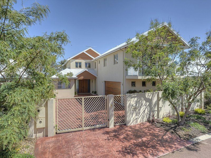 15 Chimneys Retreat, Erskine WA 6210