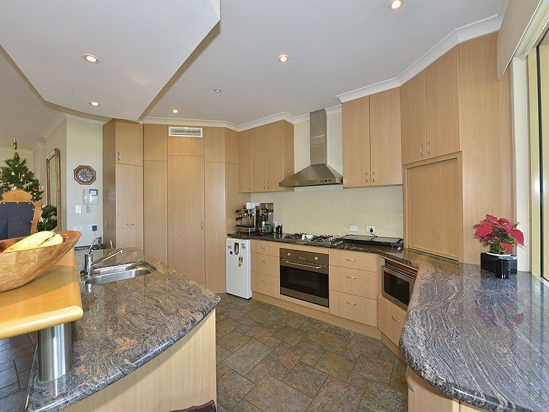 15 Chimneys Retreat, Erskine WA 6210