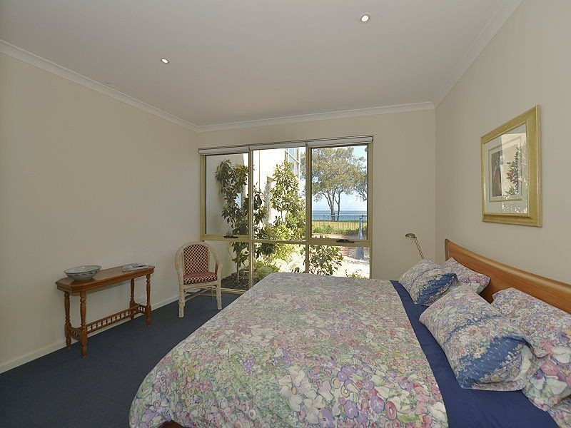 15 Chimneys Retreat, Erskine WA 6210