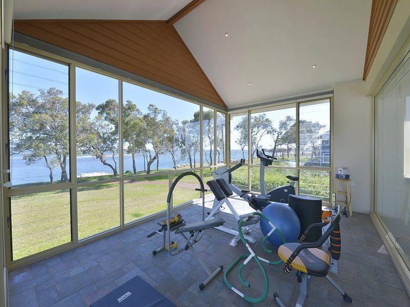 15 Chimneys Retreat, Erskine WA 6210