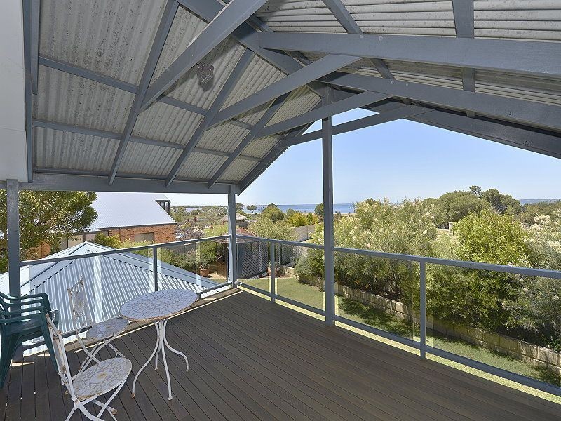 10 Placid Waters Parade, Coodanup WA 6210