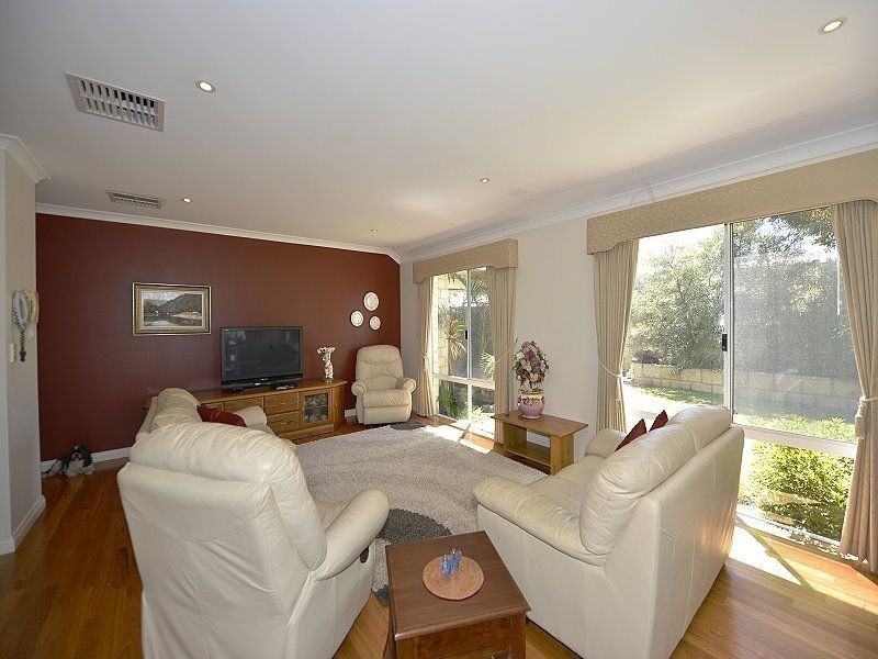 10 Placid Waters Parade, Coodanup WA 6210