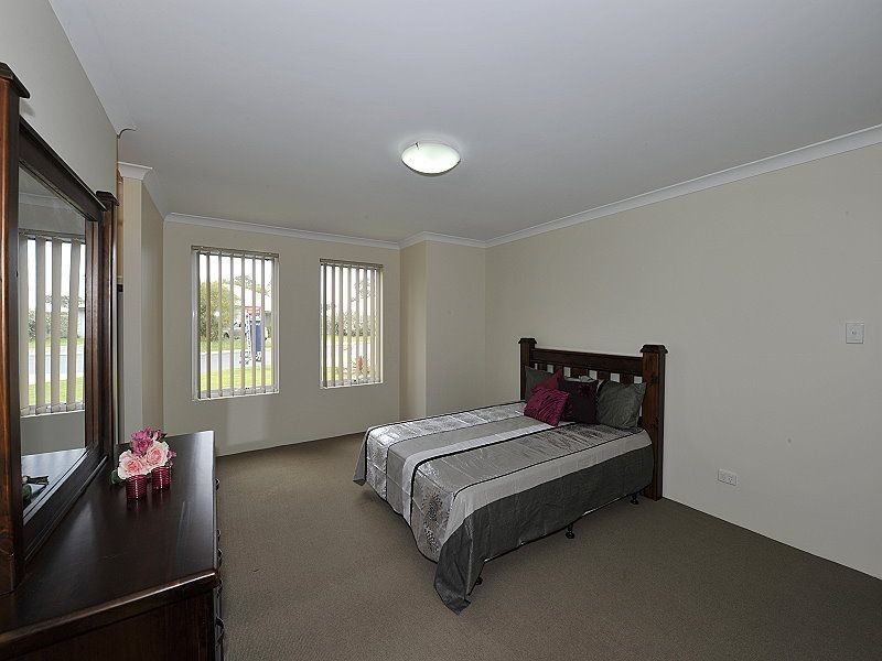 7 Anhinga Trail, Dudley Park WA 6210